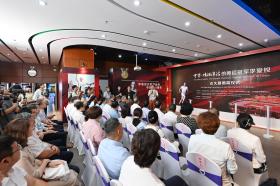 “守望·情灑津沽的奧運(yùn)冠軍李?lèi)?ài)銳”永久展天津揭幕