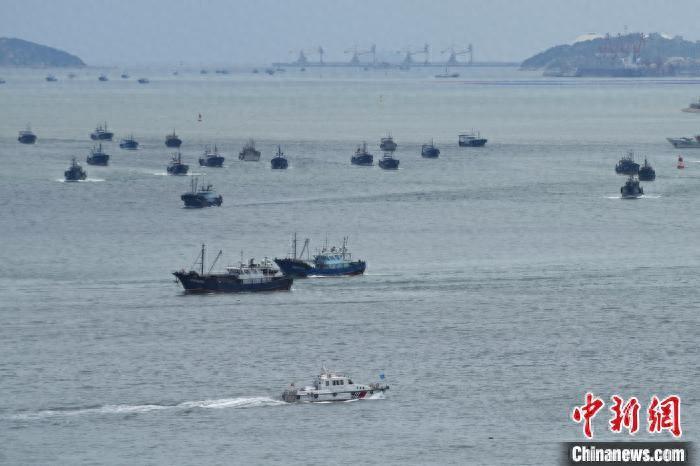 防御超強(qiáng)臺風(fēng)“格美” 福建沿海67條客渡運(yùn)航線停航  第1張