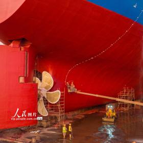 廣東廣州：戰(zhàn)酷暑 修船忙  第4張