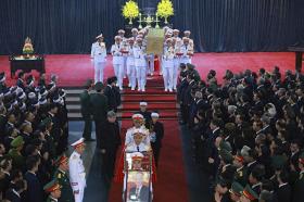 觀察｜阮富仲國(guó)葬背后的多重遺產(chǎn)：數(shù)萬(wàn)民眾排隊(duì)吊唁與個(gè)人外交影響力  第1張