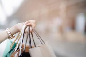 LV向左，Burberry向右  第3張