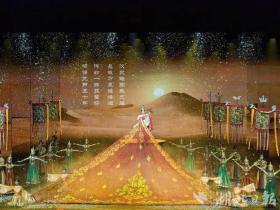 宜昌三峽千古情景區(qū)開園 萬余觀眾感受長江前世今生  第9張