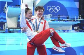 陳藝文/昌雅妮摘金，跳水女雙三米板中國(guó)隊(duì)六連冠  第7張