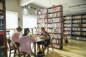 點(diǎn)亮城市閱讀之光，新洲退役軍人創(chuàng)辦城市書(shū)房  第3張