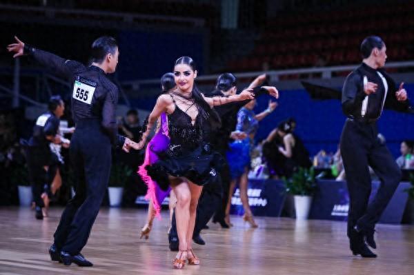 第十九屆上海體育舞蹈公開(kāi)賽開(kāi)賽  第1張