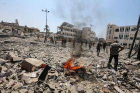 以軍轟炸加沙地帶醫(yī)院致上百人傷亡  第5張