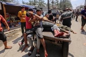 以軍轟炸加沙地帶醫(yī)院致上百人傷亡  第8張