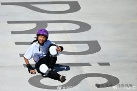 首次參加奧運(yùn)，14歲濟(jì)南小妮創(chuàng)歷史！從濟(jì)南和諧廣場滑到巴黎協(xié)和廣場  第2張