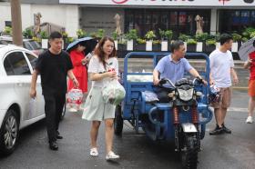 聞汛而動(dòng)！沈陽(yáng)和平區(qū)“愛(ài)心包”悄然送至“家門(mén)口”  第3張