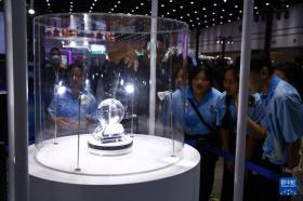 嫦娥五號月壤樣品首次在泰展出 點(diǎn)燃泰民眾航天熱情  第1張